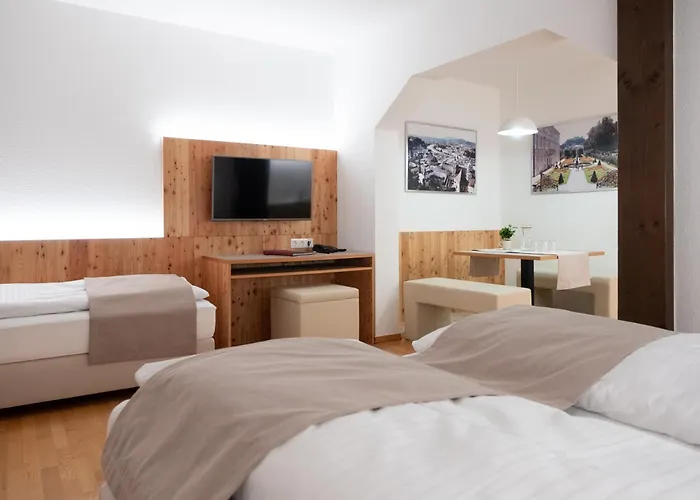 Santner, Hotel