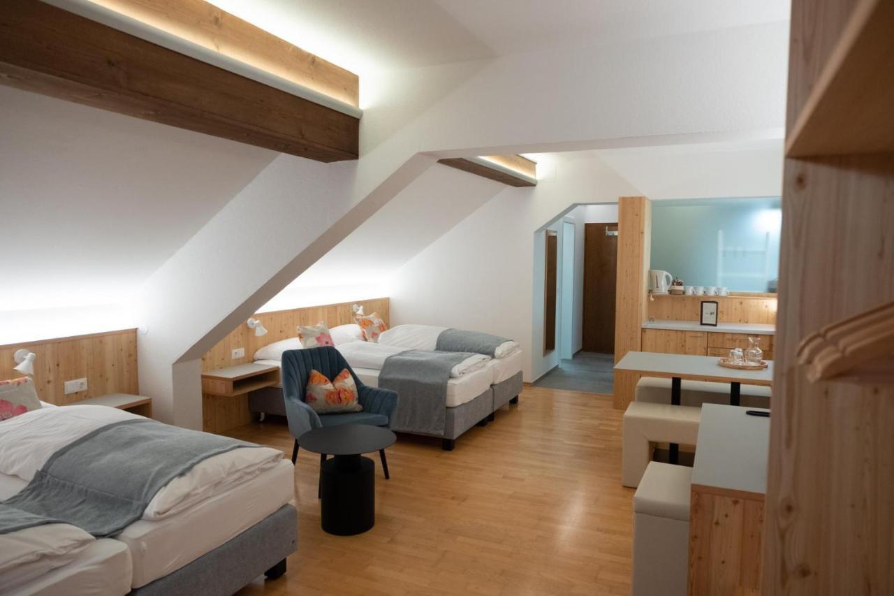 Santner, Hotel
