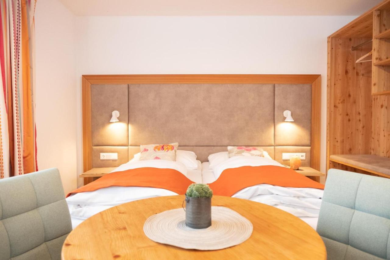 Santner, Hotel