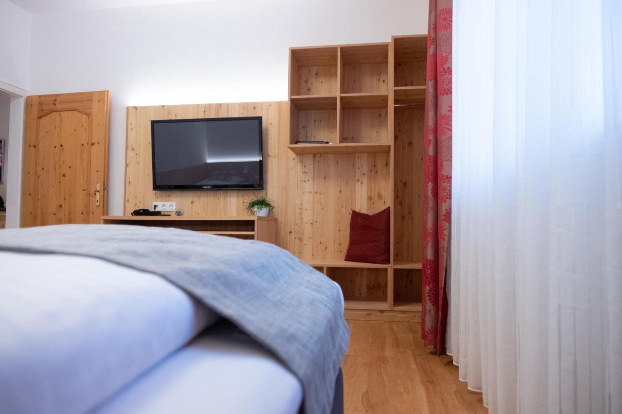 Santner, Hotel